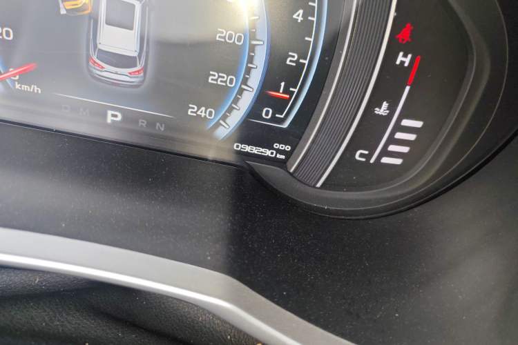 Used Geely Auto Emgrand X7 Sport 2016 1.8TD Automatic ZhiZun Version Odometer Close Up