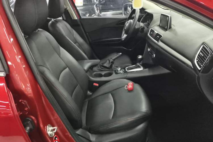 Used Mazda Mazda 3 Axela 2016 Sedan 1.5L Automatic Luxury Model
