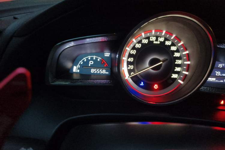 Used Mazda 3 Axela 2014 Sedan 2.0L Automatic Sport Model