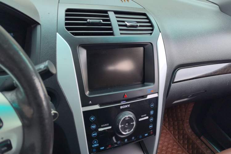 Used Ford Explorer 2013 3.5L Deluxe Model