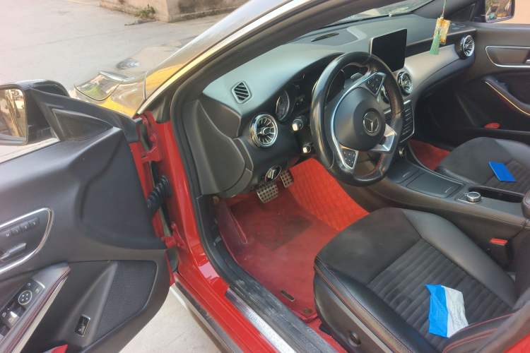 Used Mercedes-Benz CLA 2015 CLA 220 4MATIC
