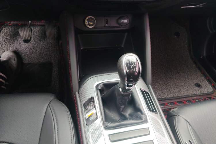 Used CHANGAN CS55 2018 1.5T Manual Colorful Model China V Standard