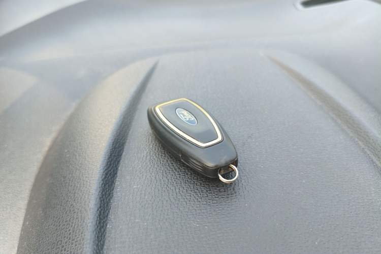 Used Ford EcoSport 2013 1.5L Automatic Fashion Model
