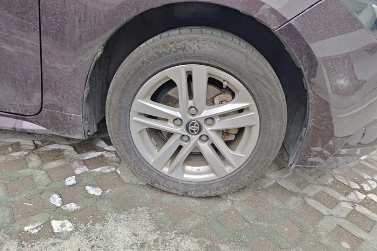 Used Toyota Levin 2019 Dual-Engine 1.8H E-CVT Luxury Edition China VI Standard
