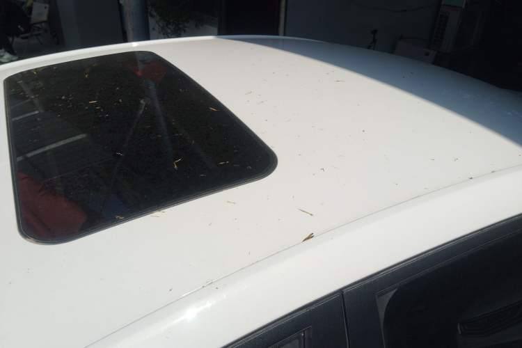 Used Roewe i5 2026 Model 1.5L CVT Luxury Version Roof