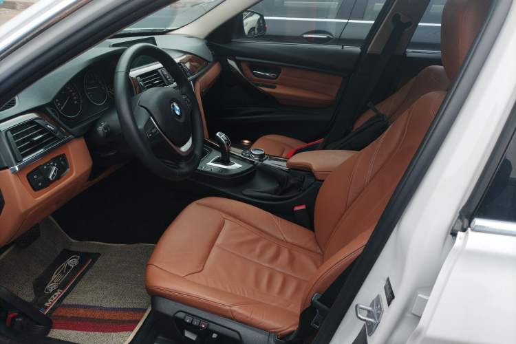 Used BMW 3 Series 2014 320Li Luxury Design Package
