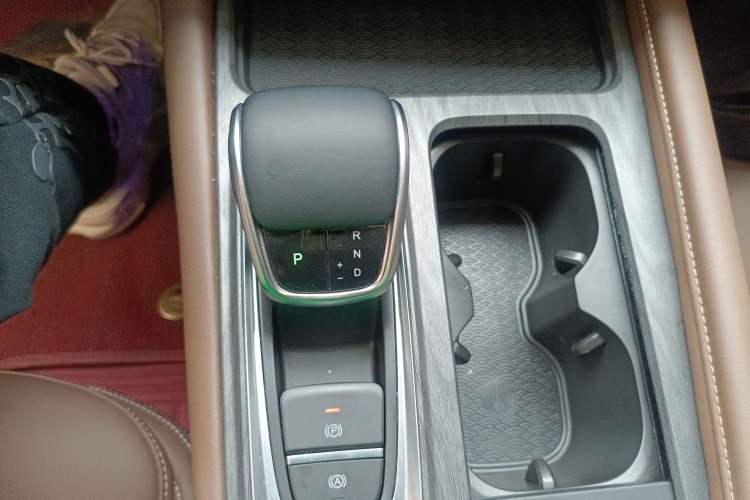 Used Chery Arrizo 8 2023 High-Performance Edition 2.0T DCT Powerfully Equipped Gear Lever