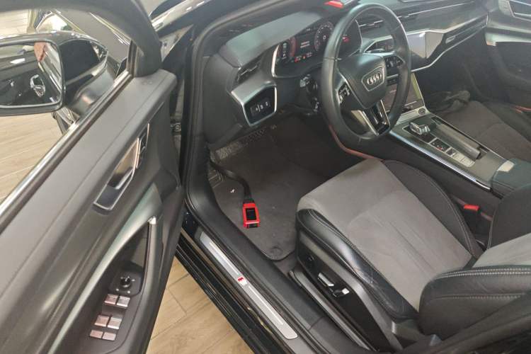 Used Audi A6L 2023 Revised 40 TFSI Luxury Dynamic Edition
