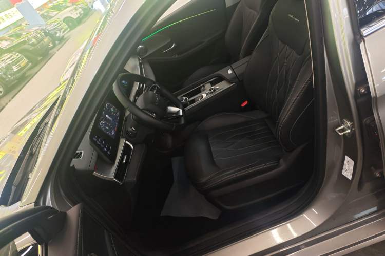 Used Chery Arrizo 8 2023 1.6T DCT Elite Left Front Seat