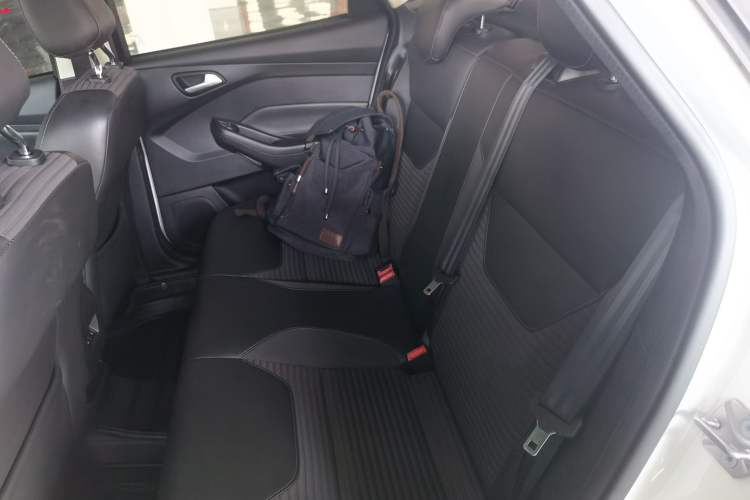 Used Ford Focus 2017 Sedan 1.6L Automatic Fashion Edition Smart Drive Version