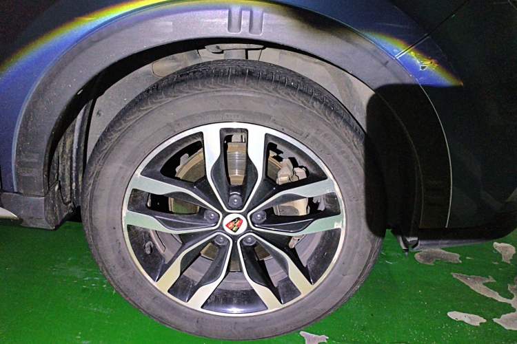 Used Roewe RX5 2016 30T Four-Wheel Drive Automatic Internet Smart Luxury Edition Right Front Wheel Hub