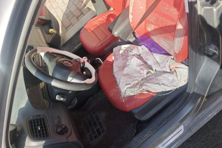 Used Volkswagen Polo 2011 1.4L Manual ZhiLe Edition Left Front Seat