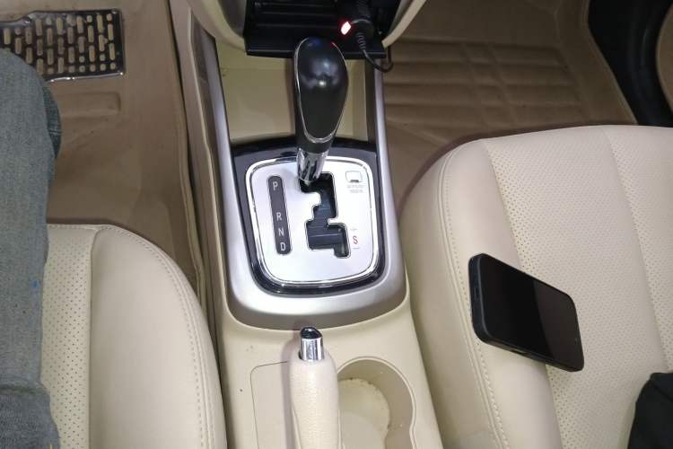 Used CHANGAN Eado 2015 1.6L Automatic Luxury Model Gear Lever
