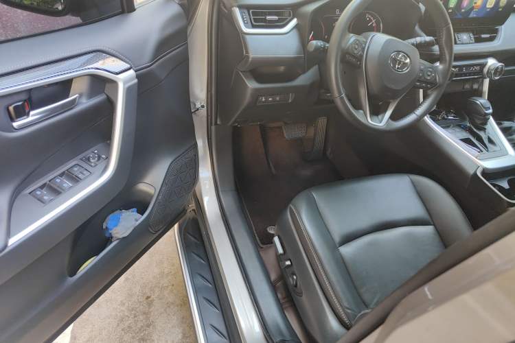 Used Toyota RAV4 2021 2.0L CVT Two-Wheel Drive Fashion PLUS Edition
