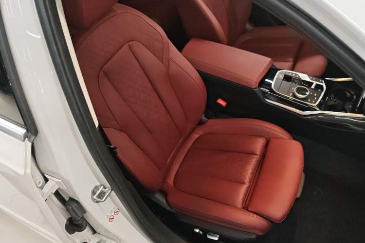 Used BMW 3 Series 2023 320Li M Sport Package Right Front Seat