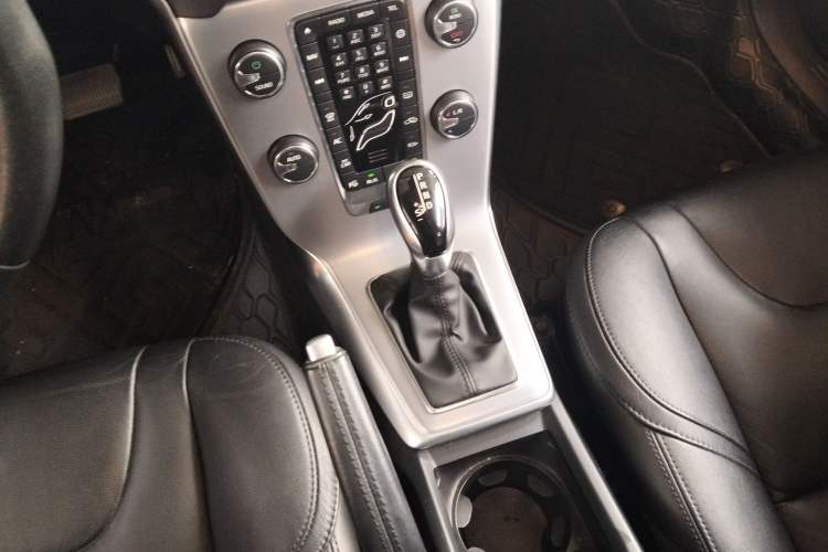 Used Volvo V40 2019 T3 Smart Luxury Edition
