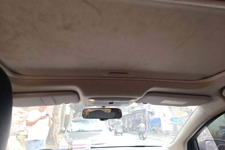 Used Nissan Sylphy 2019 1.6XV CVT Smart Connect Luxury Edition China VI Standard Headliner