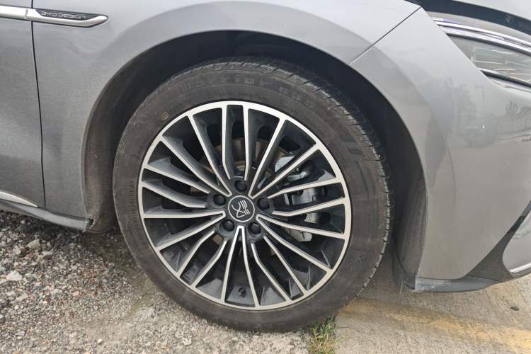 Used BYD Han 2020 EV Long-Range Luxury Model Right Front Wheel Hub