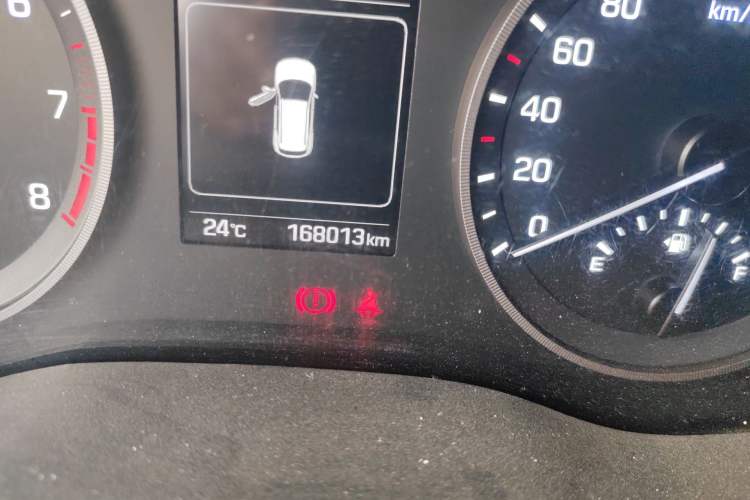 Used Hyundai Tucson 2015 1.6T Dual-Clutch Two-Wheel-Drive Smart Model Odometer Close Up