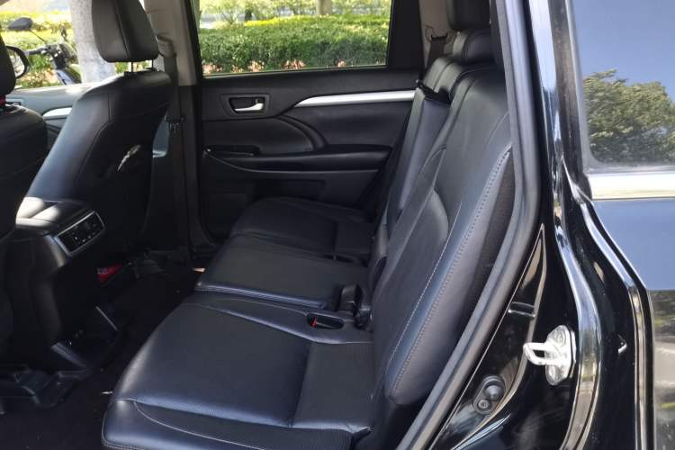Used Toyota Highlander 2018 2.0T Four-Wheel Drive Prestige Version 7 Seats China VI Standard