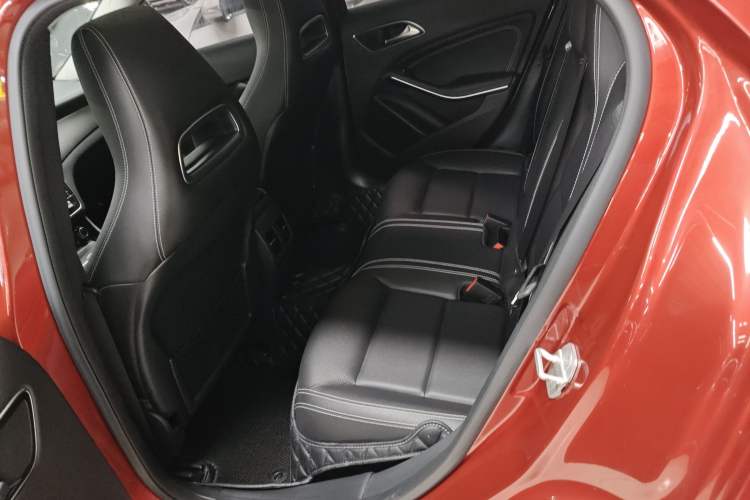 Used Mercedes-Benz GLA 2017 GLA 200 Fashion Model Left Rear Seat