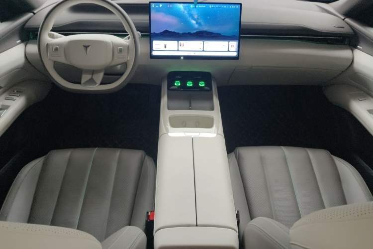 Used Deepal L07 2024 230Max Qiankun Intelligent Driving ADS SE Range-Extended Version