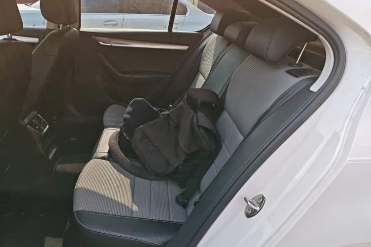 Used Skoda Octavia 2017 1.6L Automatic Chuanxing Edition
