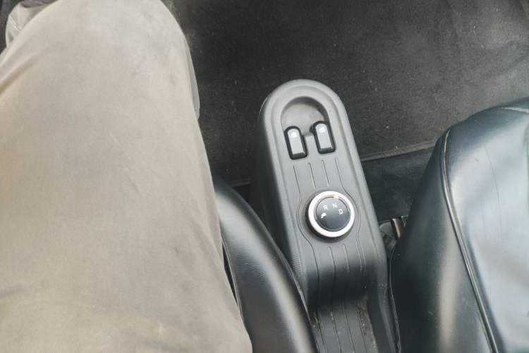 Used Wuling Hongguang MINIEV 2021 Macaron Fashion Model Lithium Iron Phosphate Gear Lever