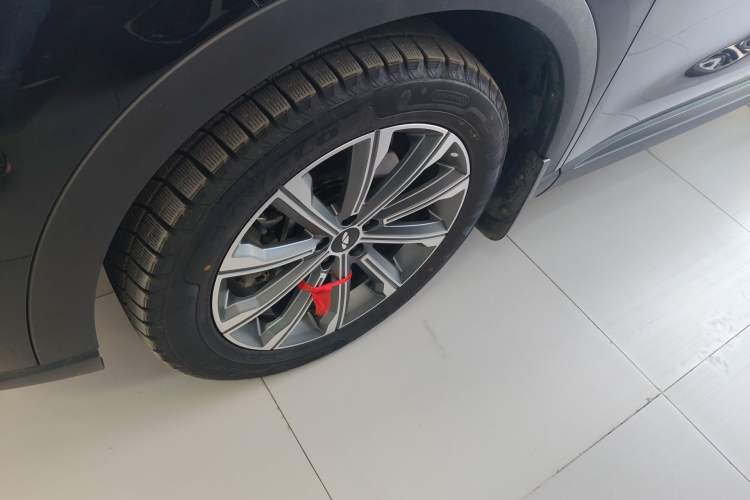 Used Chery Fengyun T9 2025 120 Long-Range Luxury Version 5 Seats Lithium Iron Phosphate Left Front Wheel Hub