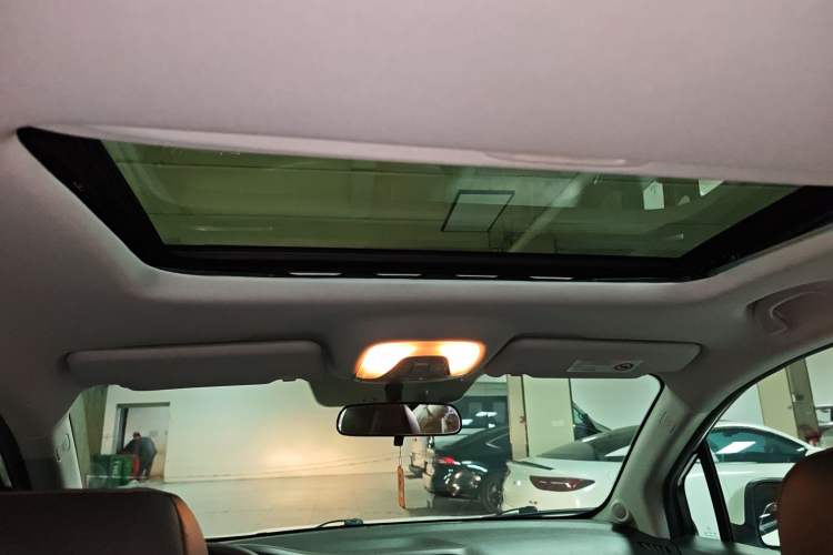 Used GAC Trumpchi GS4 2017 235T Automatic Two-Wheel Drive Luxury Smart Connectivity Version Headliner