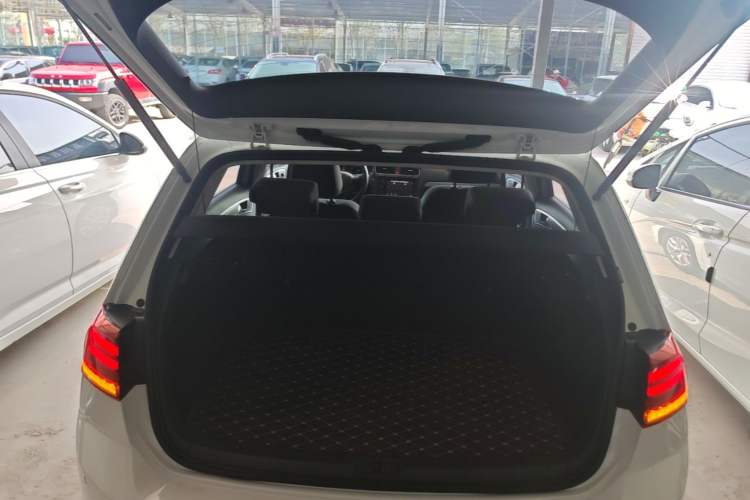 Used Volkswagen Golf 2019 280TSI DSG Comfort Version China VI Standard Trunk