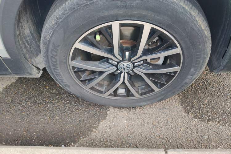 Used Volkswagen Tiguan L 2017 330TSI Automatic Two-Wheel Drive Luxury Edition