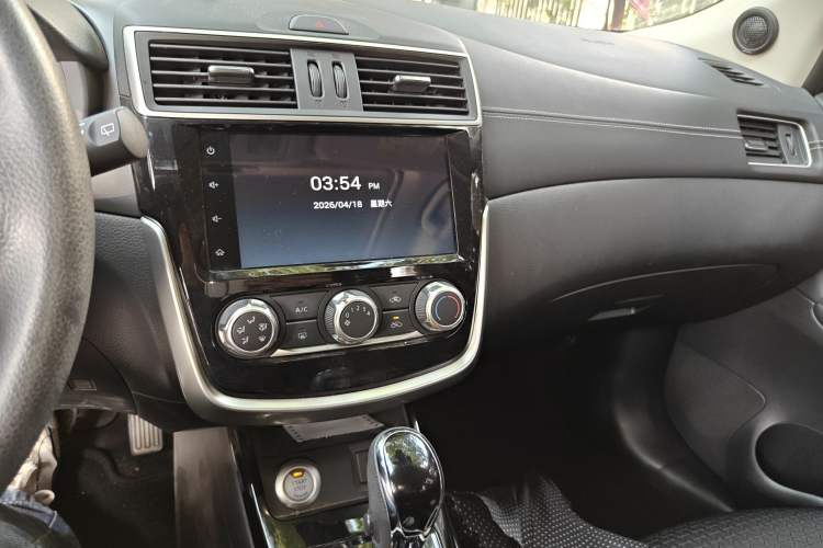 Used Nissan Tiida 2019 1.6L CVT Smart Drive Version China VI Standard