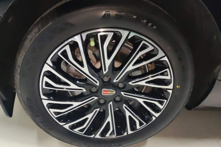 Used Hongqi H5 2025 2.0T Automatic Flag Edition – 500 000 Units Commemorative Version