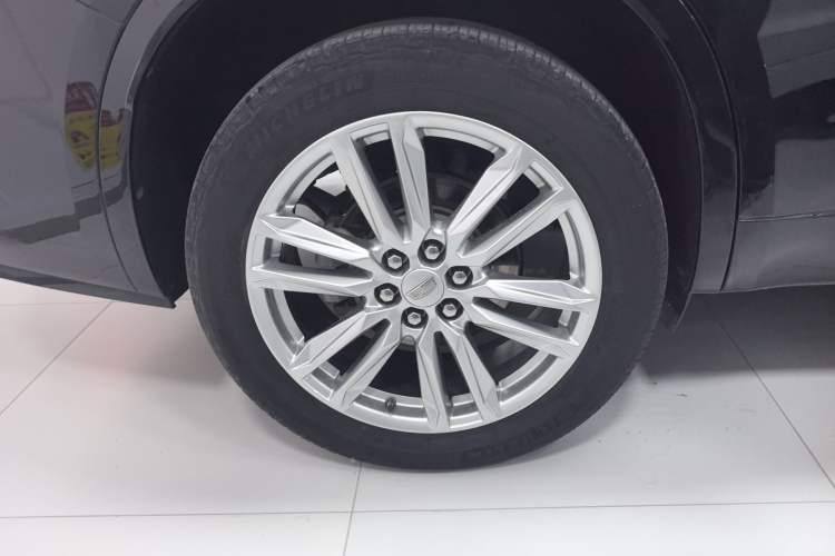 Used Cadillac XT6 2022 2.0T 7-Seater Four-Wheel Drive Luxury Version Right Rear Wheel Hub