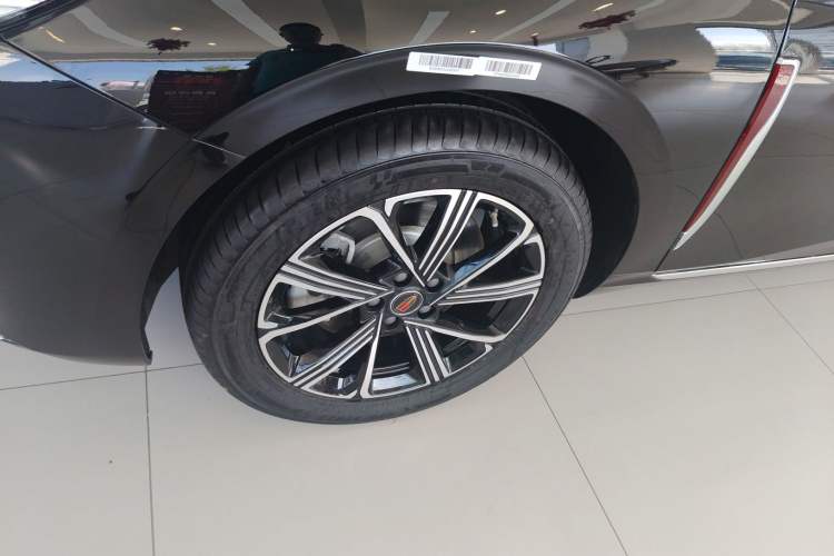 Used Hongqi H5 PHEV 2025 170 Super Hybrid Version Left Front Wheel Hub