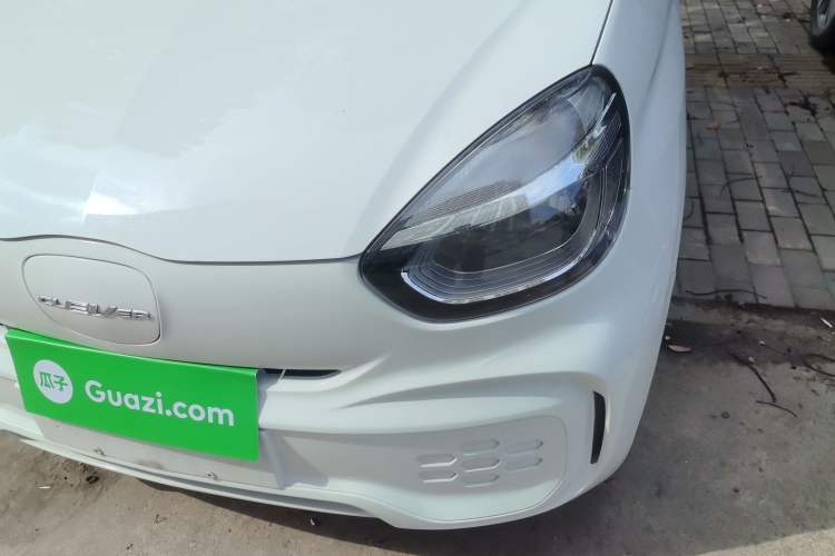 Used Roewe Clever 2021 302 km New Four-Seater Super-Efficient Version Left Front Headlight