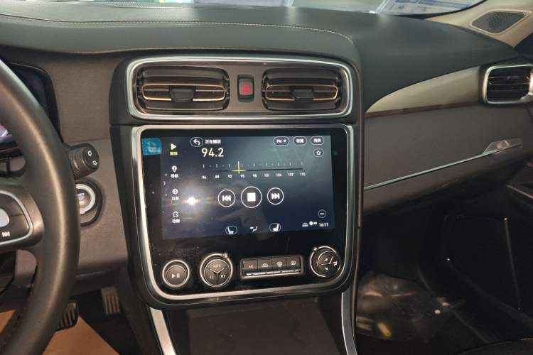 Used Lynk & Co 01 2017 2.0T Two-Wheel Drive Pro Edition Audio And AC Panel