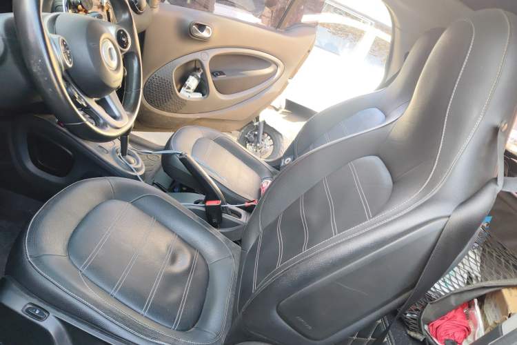 Used smart fortwo 2016 0.9T 66kW Hardtop Pioneer Edition
