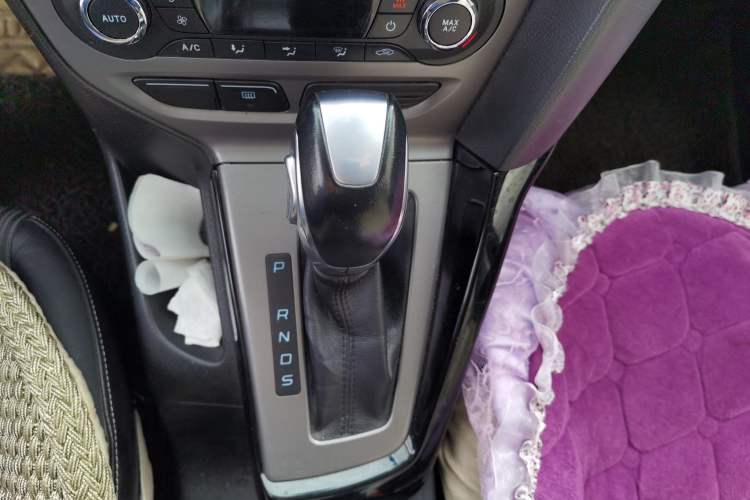 Used Ford Focus 2012 Sedan 1.6L Automatic Fashion Edition