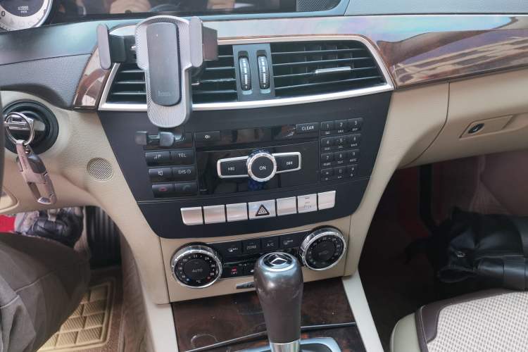 Used Mercedes-Benz C-Class 2011 C 200 CGI Elegant Model Audio And AC Panel