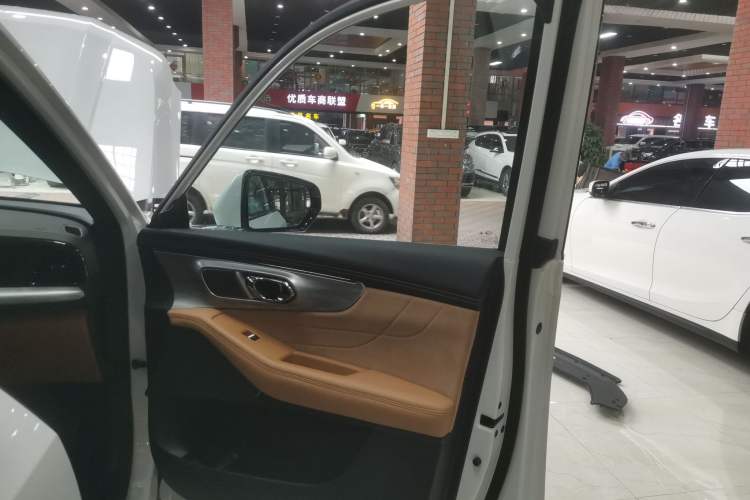 Used GAC Trumpchi ES9 2024 PHEV with 143 km Max