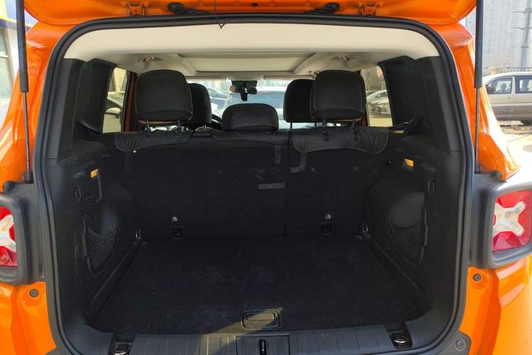 Used Jeep Renegade 2017 180T Automatic High-Energy Version