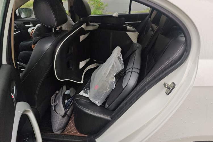 Used Geely Auto Emgrand 2017 Sedan Million Edition 1.5L Manual - Upward Version
