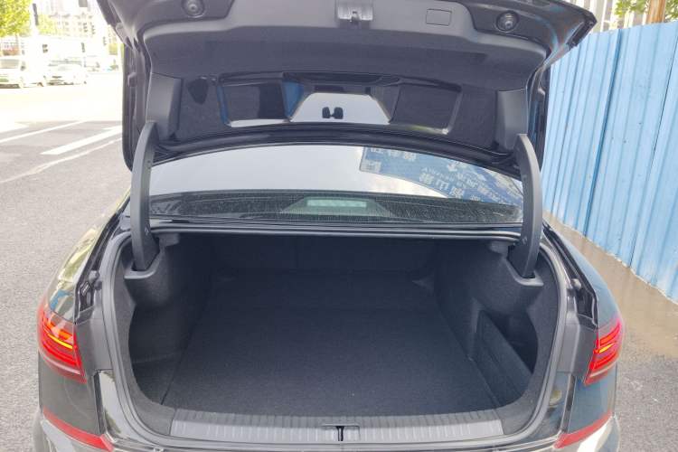 Used Volkswagen Passat 2022 330TSI Elite Edition Trunk