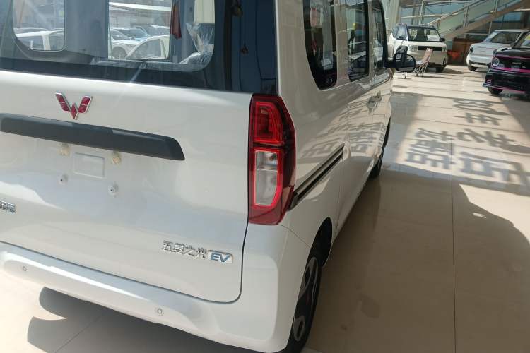 Used Wuling Zhiguang New Energy 2025 Comfort Model Right Rear Taillight