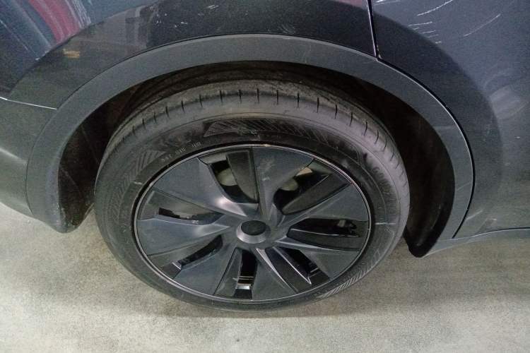 Used Tesla Model Y 2024 Rear-Wheel-Drive Version
