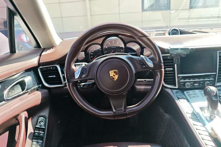Used Porsche Panamera 2016 Panamera Edition 3.0T Steering Wheel