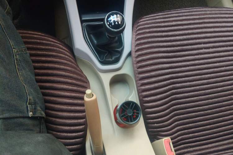 Used Soueast V5 Lingzhi 2012 1.5L Manual Luxury Version Gear Lever