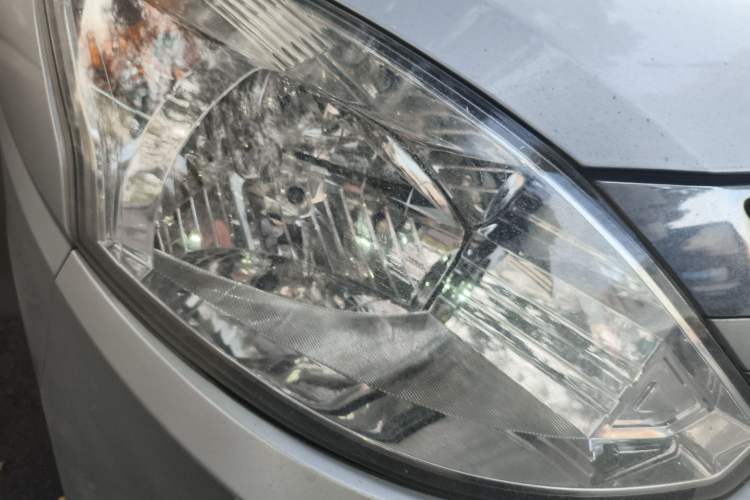 Used Wuling Rongguang V 2019 1.5L Standard Version China VI LAR Right Front Headlight